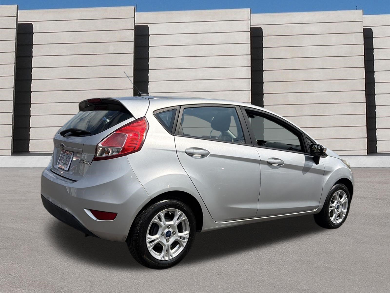 Used 2016 Ford Fiesta SE FWD image 5