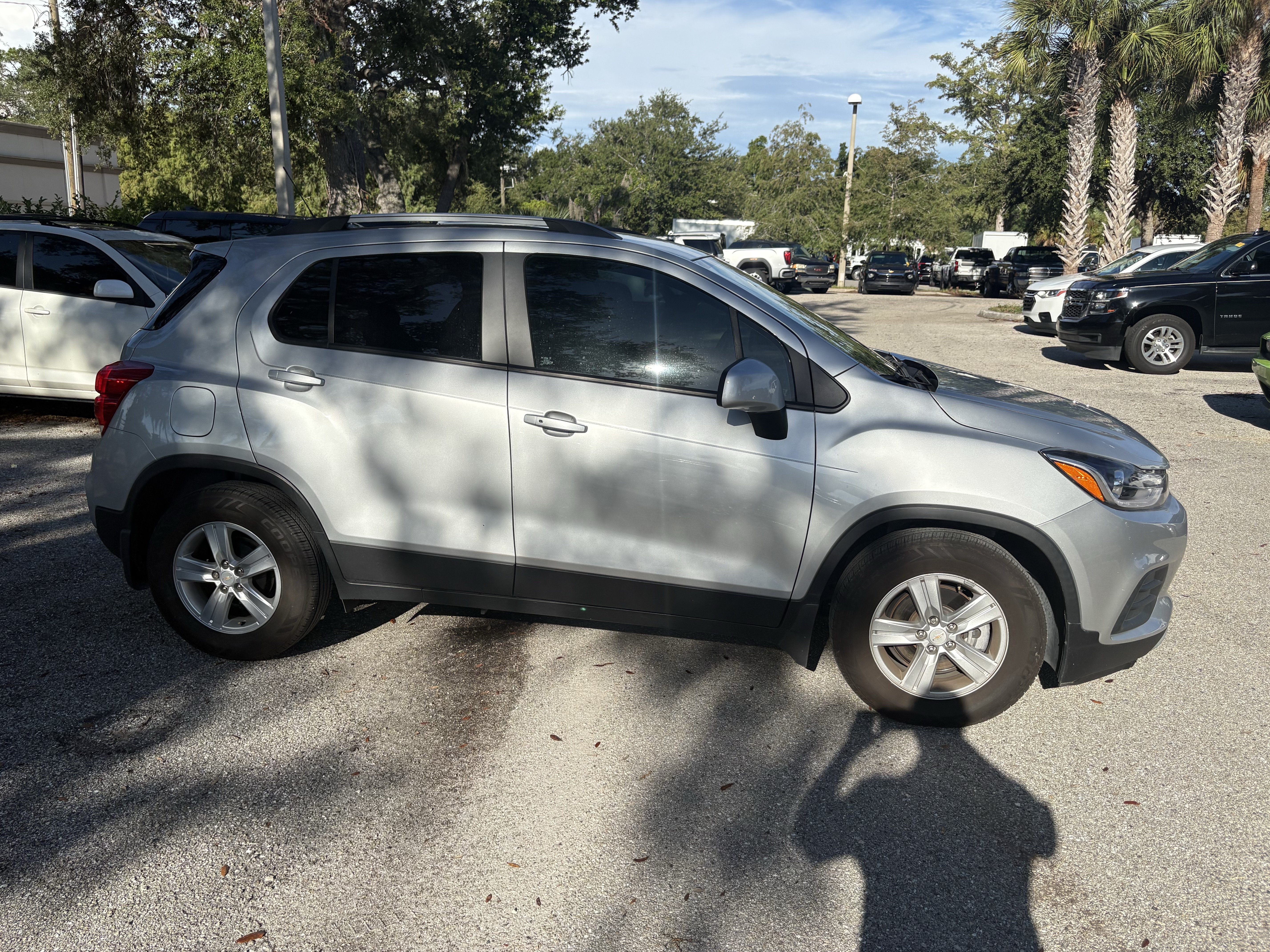 Used 2022 Chevrolet Trax LT w/ LT Convenience Package FWD image 8