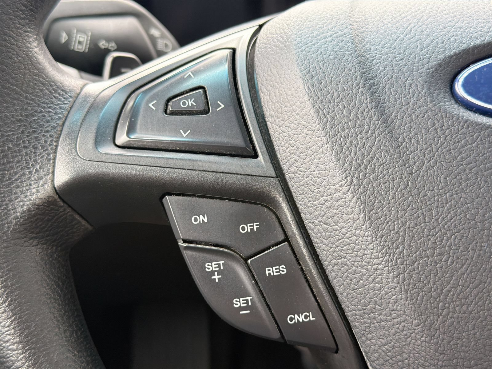 Used 2020 Ford Fusion SE FWD image 24