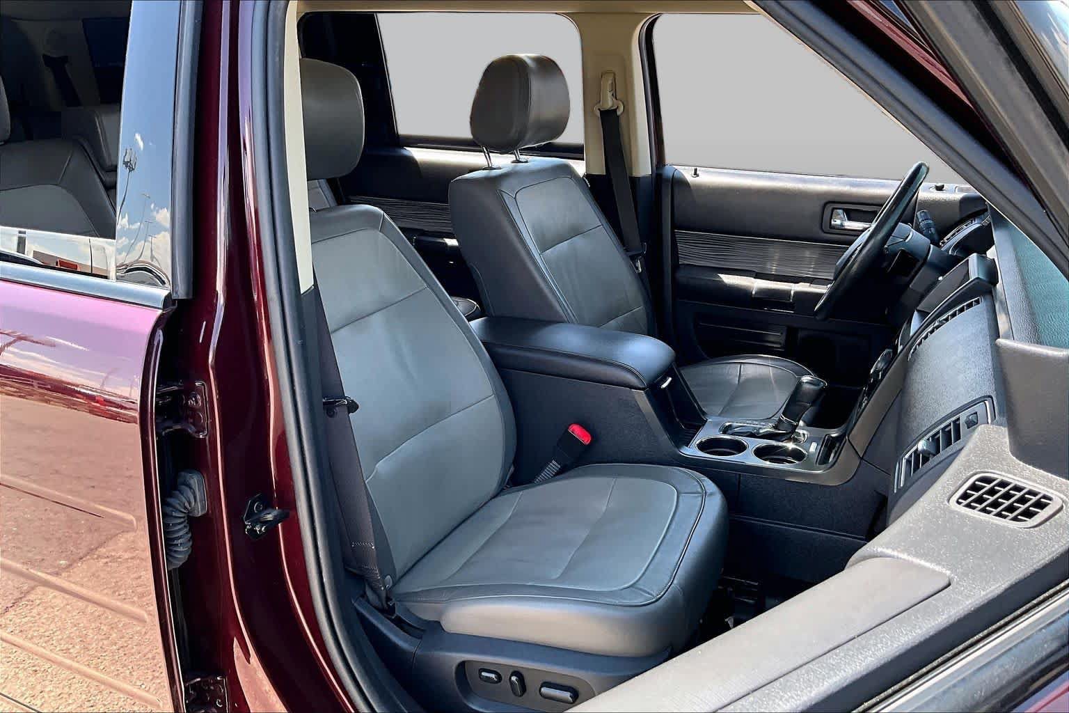 Used 2017 Ford Flex Limited w/ Equipment Group 303A AWD/4WD image 9