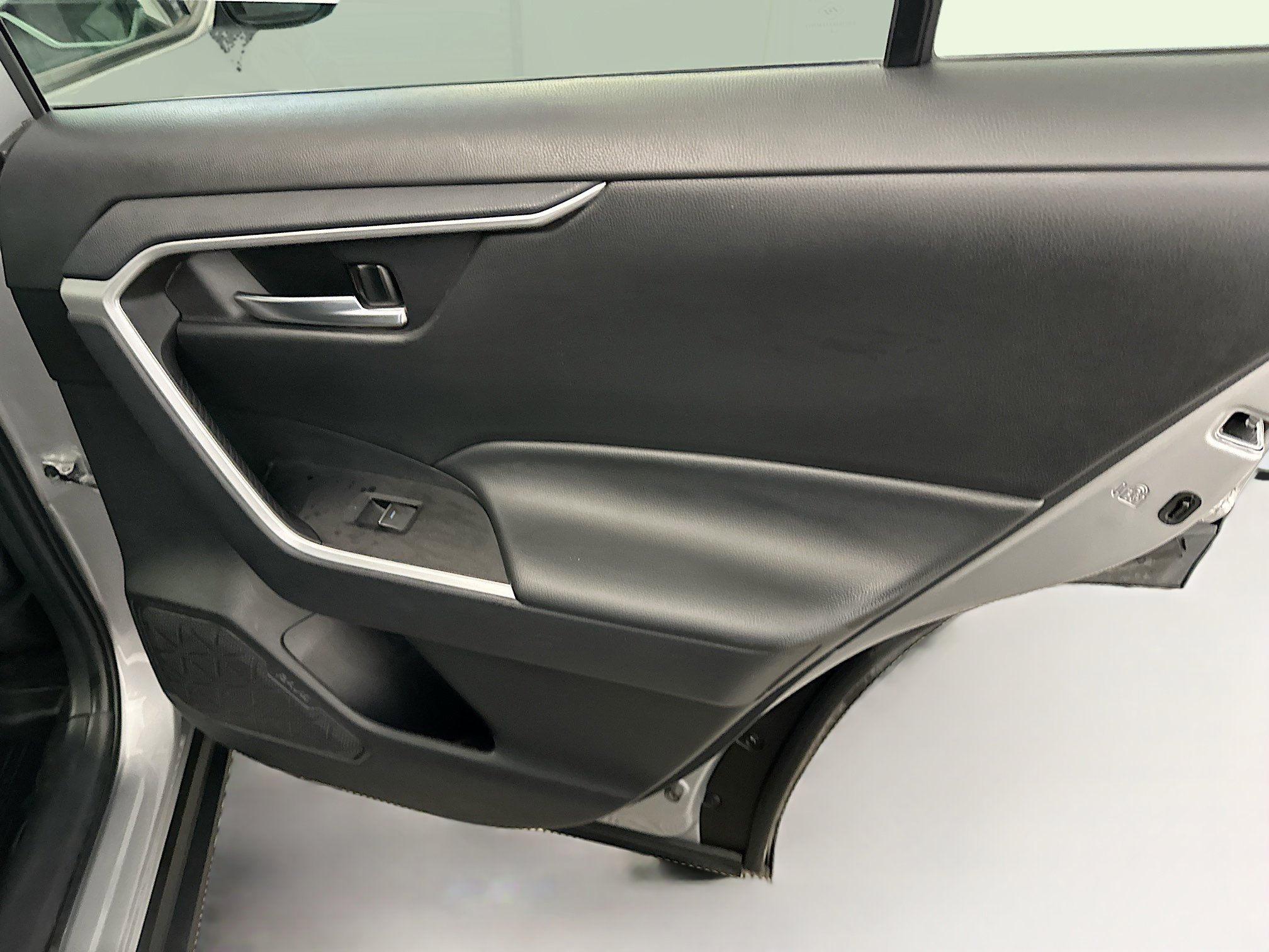 Used 2024 Toyota RAV4 XLE image 33