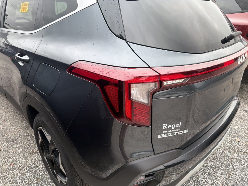 Used 2025 Kia Seltos EX w/ EX Sunroof Package FWD image 8