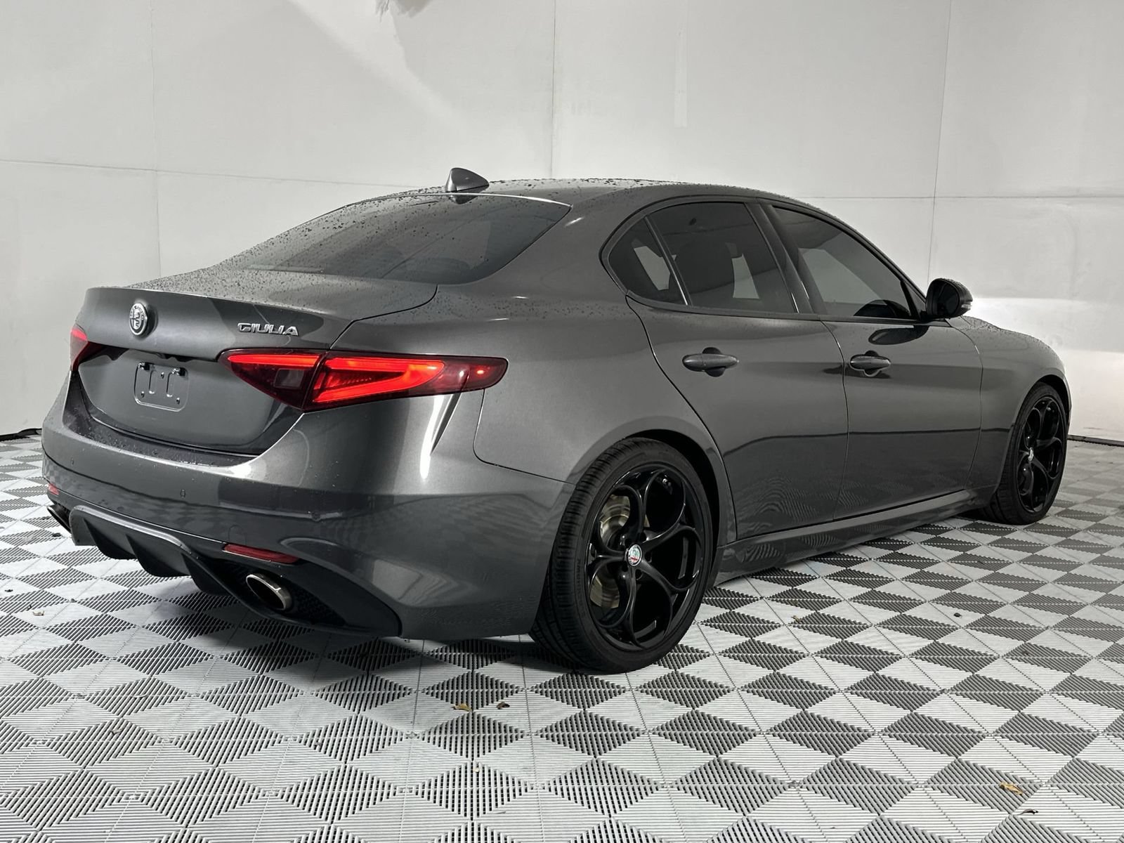 Used 2023 Alfa Romeo Giulia Sprint RWD image 8