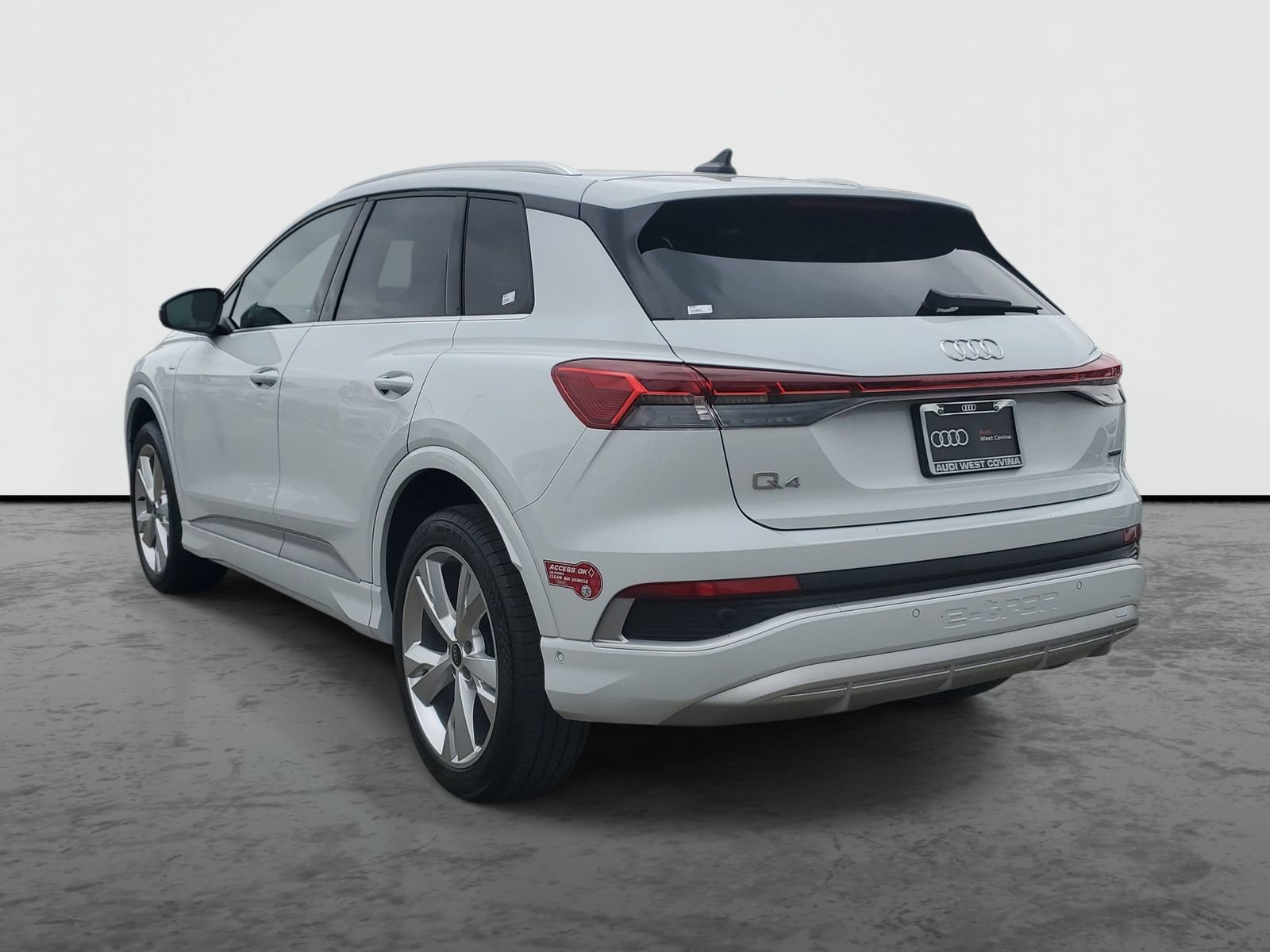 Used 2023 Audi Q4 e-tron Premium Plus AWD/4WD image 3