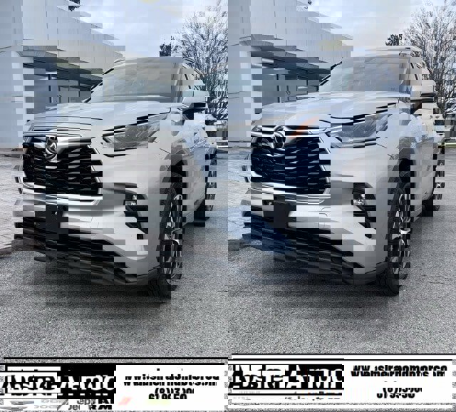 Used 2021 Toyota Highlander XLE