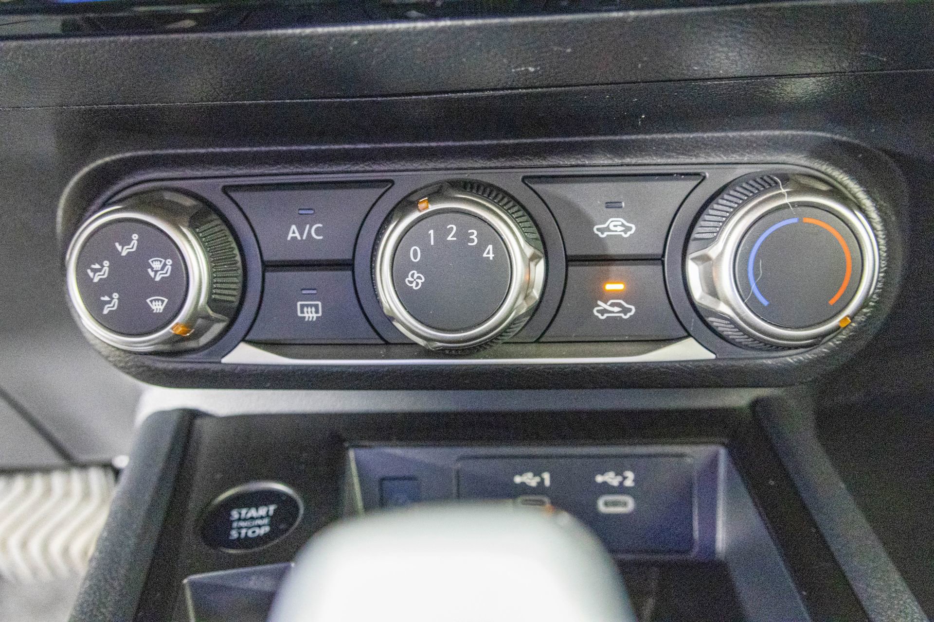 Used 2025 Nissan Kicks SV image 14