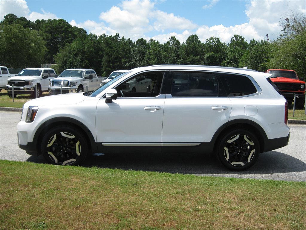 Used 2023 Kia Telluride S w/ S Sunroof Package image 12