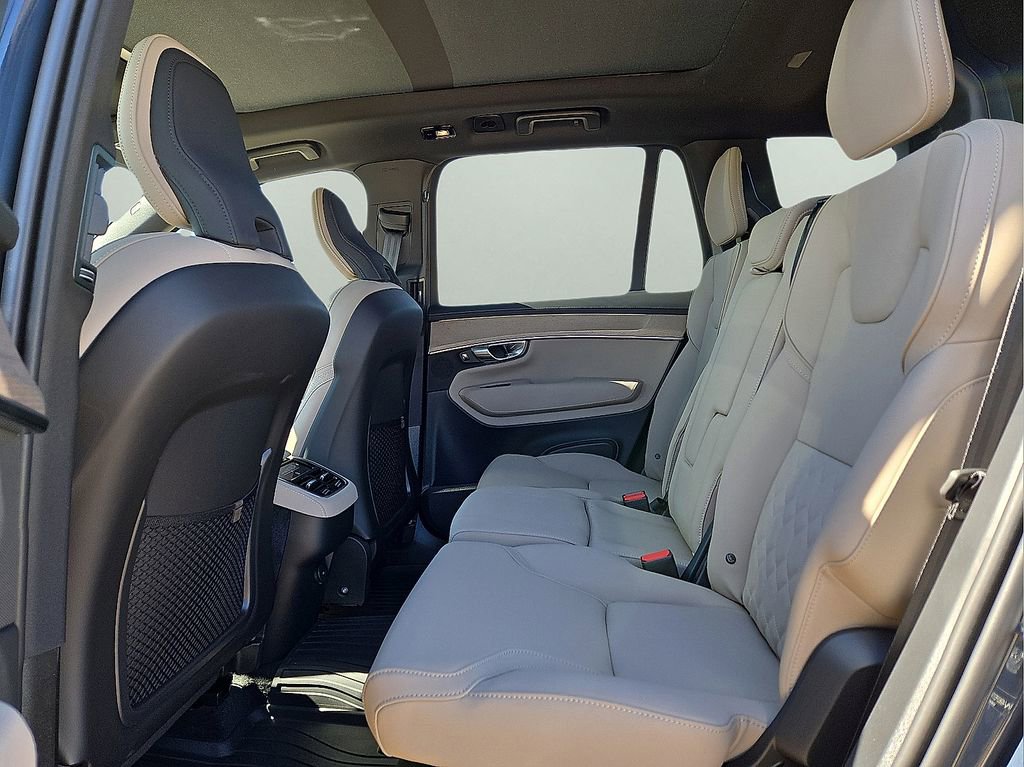 New 2026 Volvo XC90 B6 Plus w/ Protection Package Premier AWD/4WD image 15