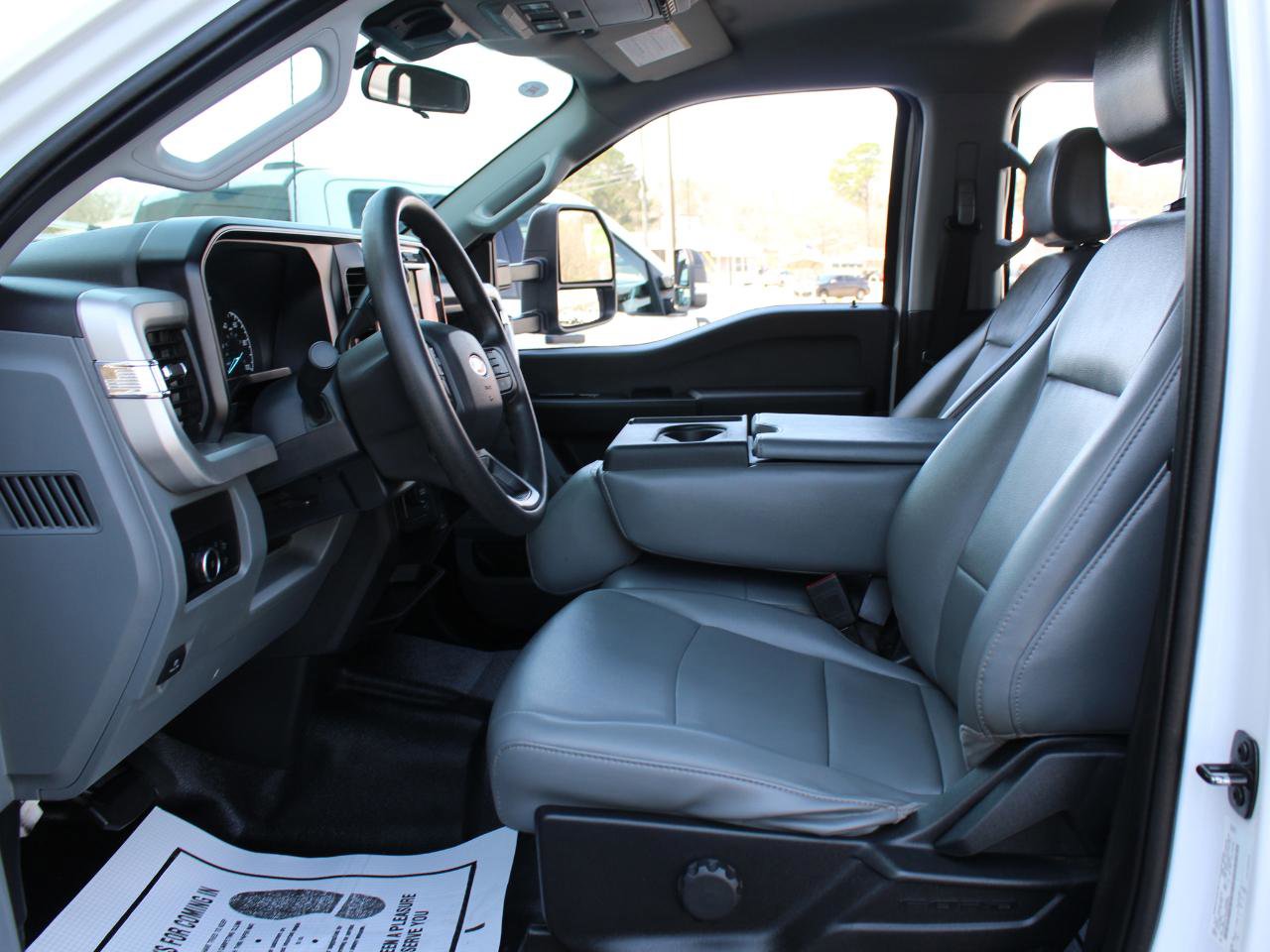 Used 2024 Ford F550 4x4 Crew Cab Super Duty image 21