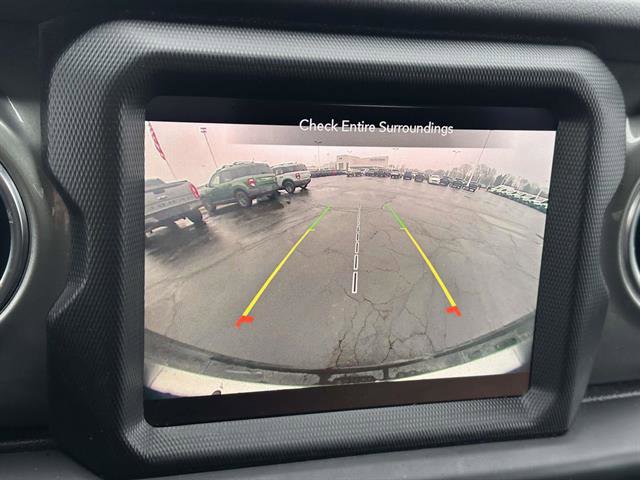 Used 2023 Jeep Wrangler Sahara image 18