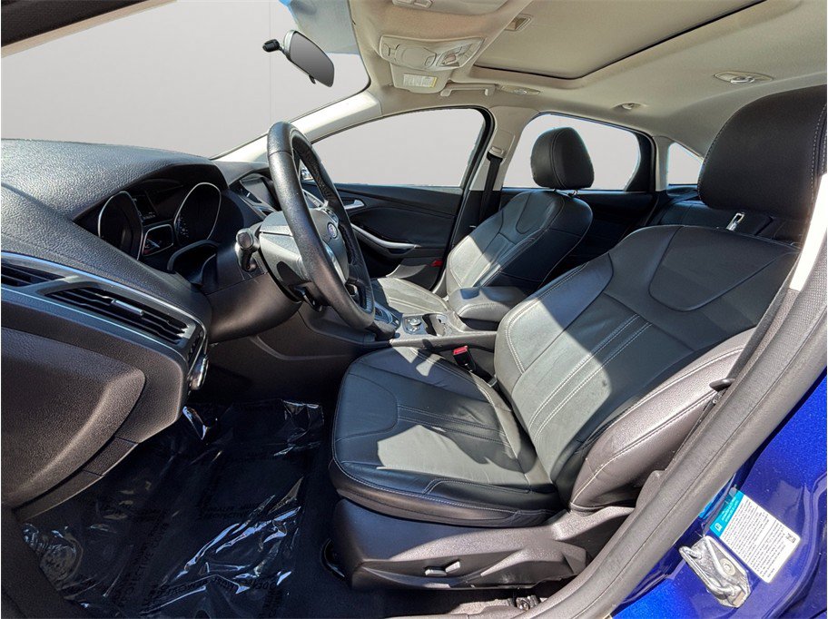 Used 2014 Ford Focus Titanium FWD image 2