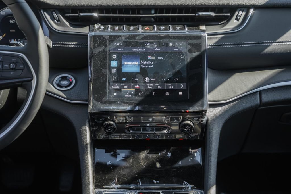 New 2025 Jeep Grand Cherokee Laredo X w/ Luxury Tech Group I image 20