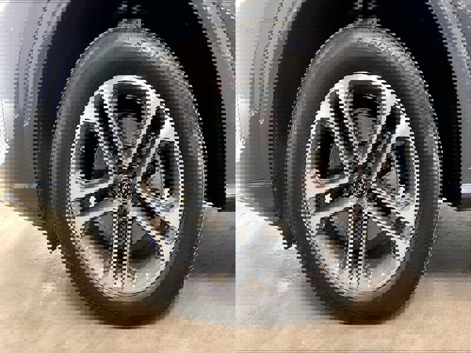 Used 2025 Audi Q5 Premium w/ Convenience Package image 11