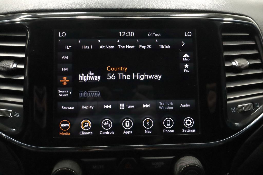 Used 2020 Jeep Grand Cherokee Altitude image 3