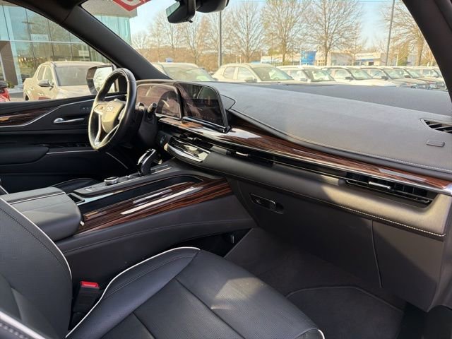 Used 2023 Cadillac Escalade Premium Luxury image 35