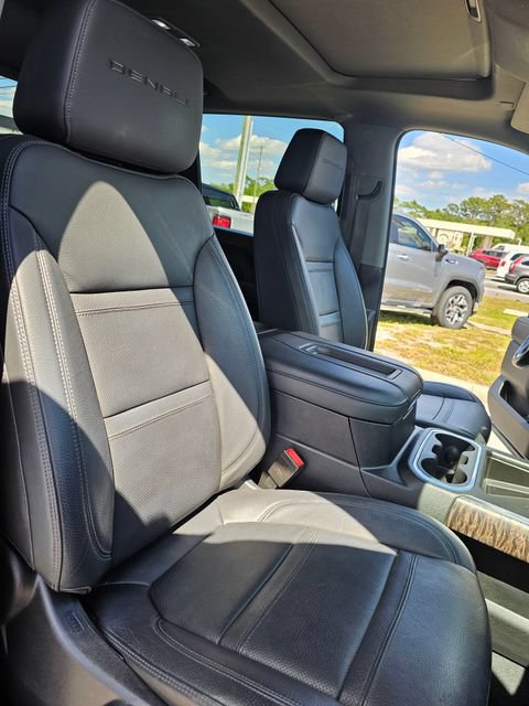 Used 2022 GMC Sierra 2500 Denali w/ Denali Black Diamond Edition AWD/4WD image 26