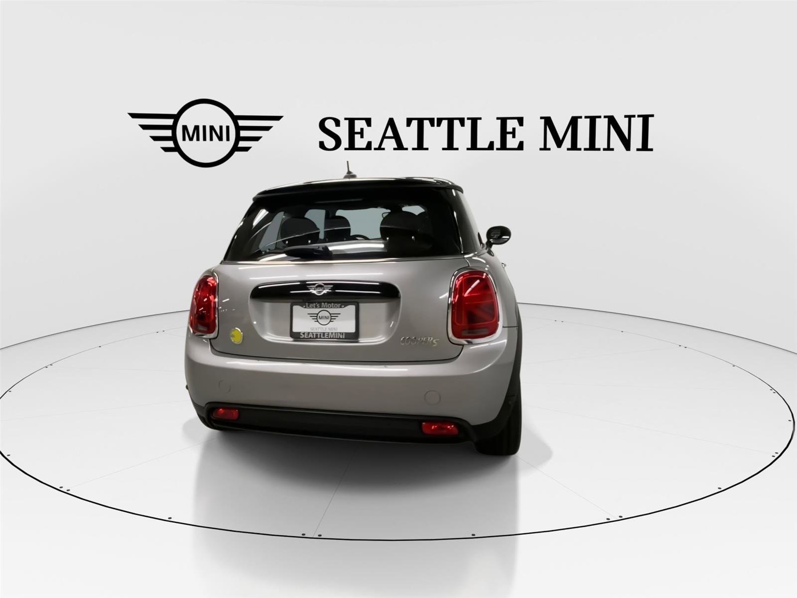 Certified 2024 MINI Cooper SE image 10