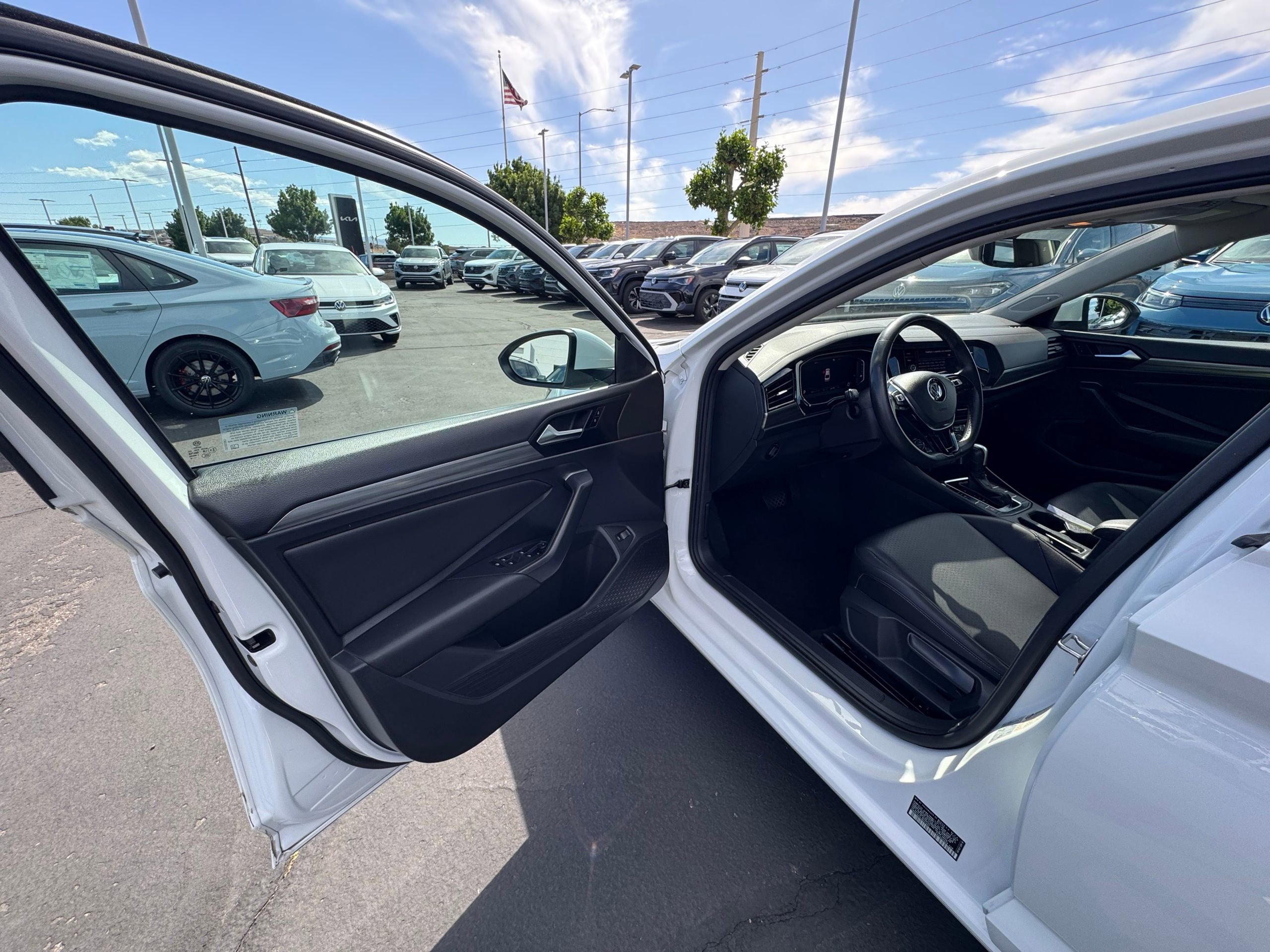Used 2020 Volkswagen Jetta SEL FWD image 11