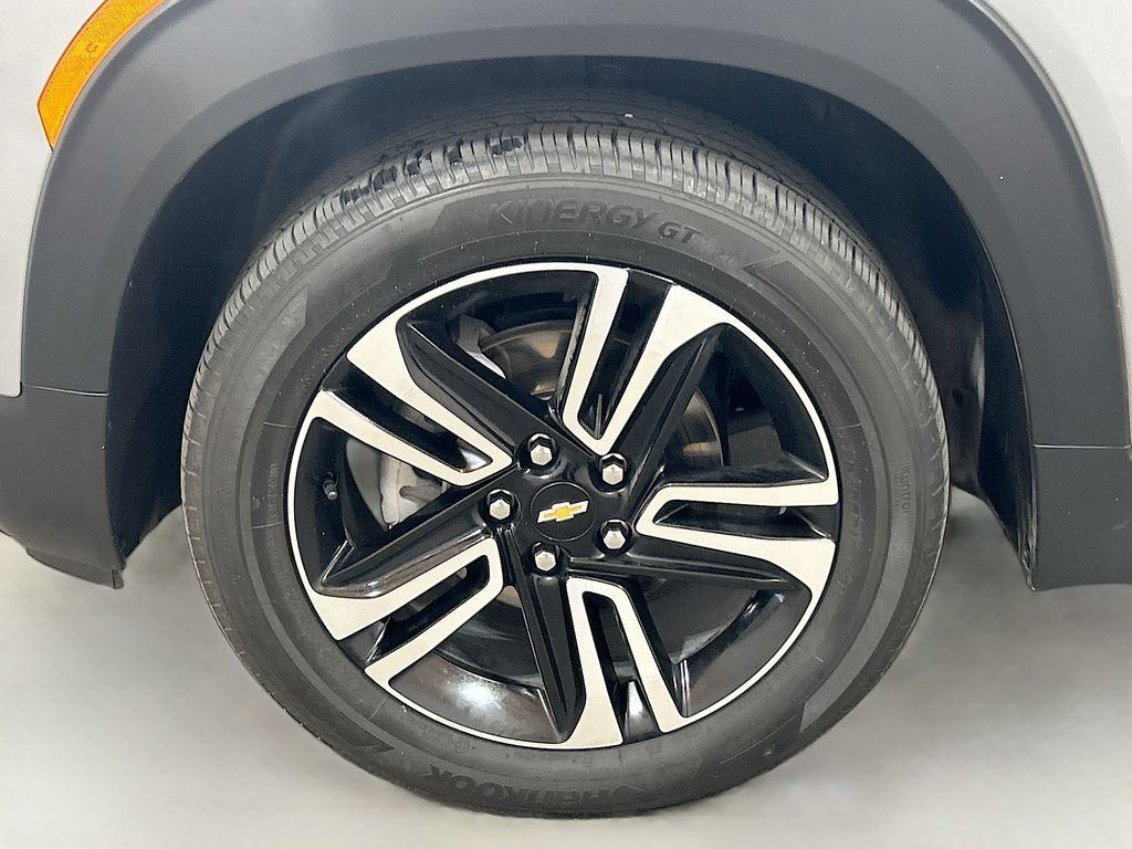 Used 2025 Chevrolet TrailBlazer LT w/ Driver Confidence Package FWD image 26