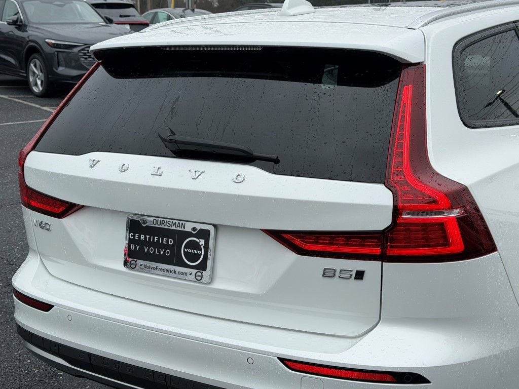 Certified 2025 Volvo V60 B5 Cross Country Plus image 8