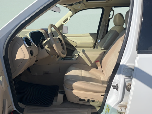 Used 2006 Ford Explorer Eddie Bauer AWD/4WD image 8