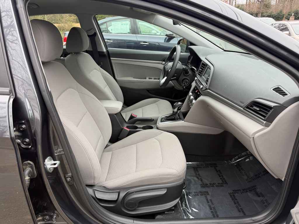 Used 2020 Hyundai Elantra SE w/ Convenience Package (C2) image 11