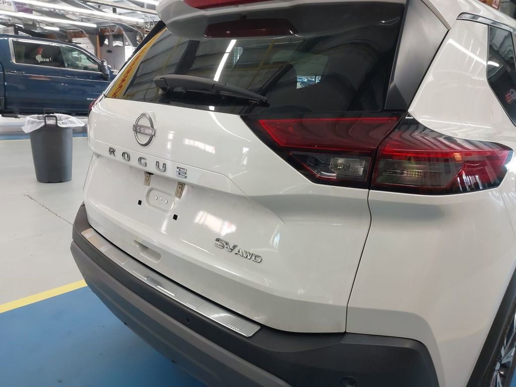 Used 2023 Nissan Rogue SV image 22