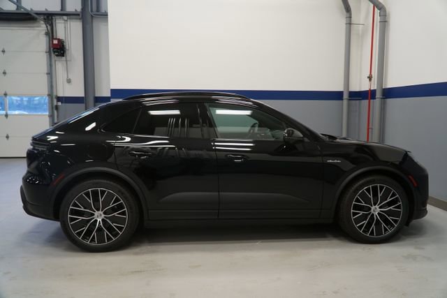 New 2026 Porsche Macan 4 Electric AWD/4WD image 11