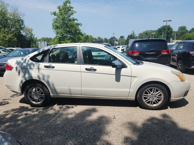 Used 2011 Ford Focus SE w/ 201A Rapid Spec Order Code FWD image 8
