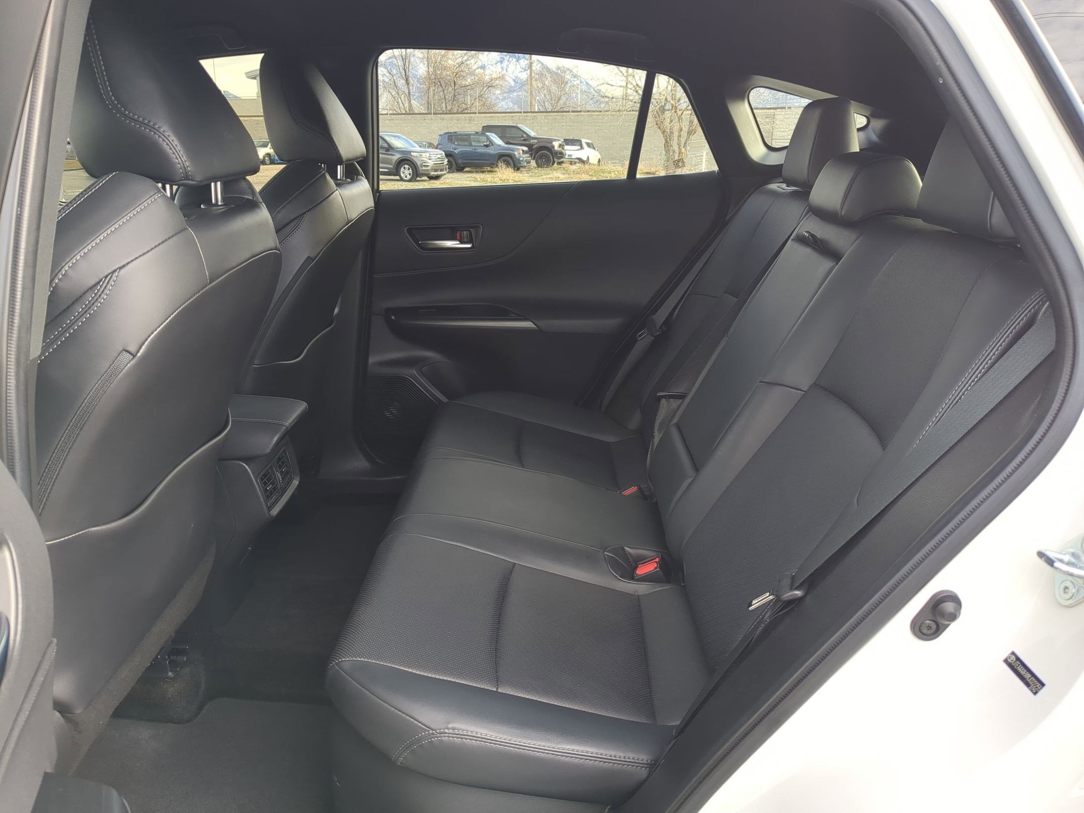 Used 2021 Toyota Venza Limited image 19