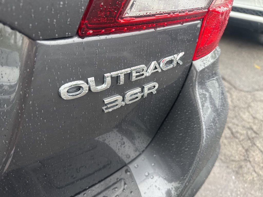 Used 2018 Subaru Outback 3.6R Limited image 11
