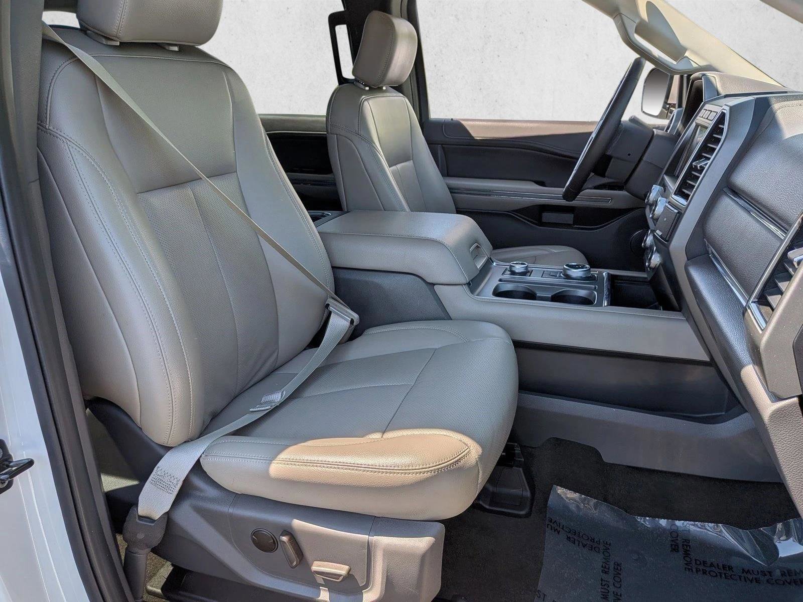 Used 2020 Ford Expedition XLT w/ Equipment Group 202A AWD/4WD image 23