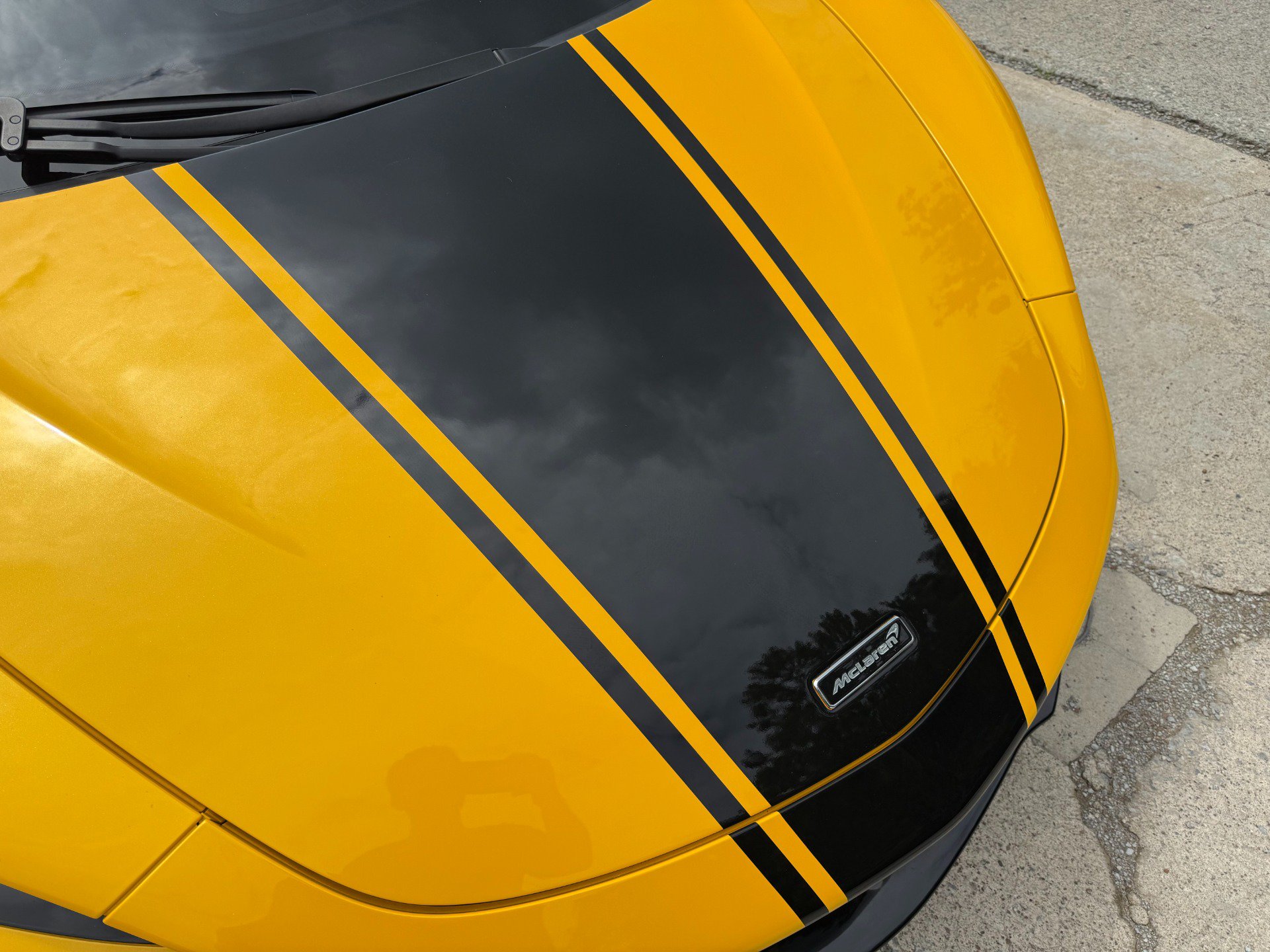 Used 2024 McLaren Artura RWD image 51
