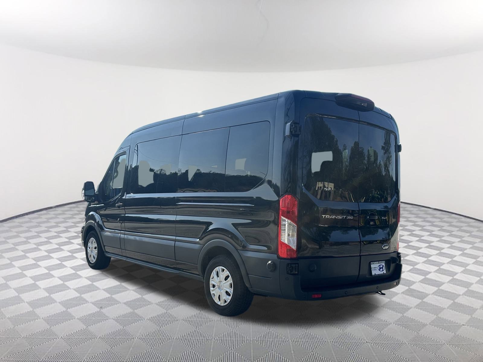 Used 2024 Ford Transit 350 XLT image 9