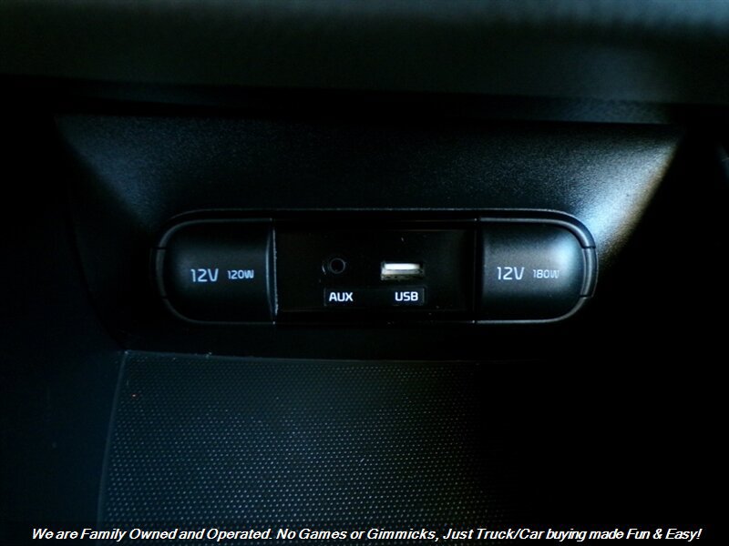 Used 2017 Kia Soul + FWD image 38