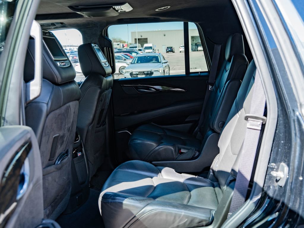 Used 2015 Cadillac Escalade Platinum image 46