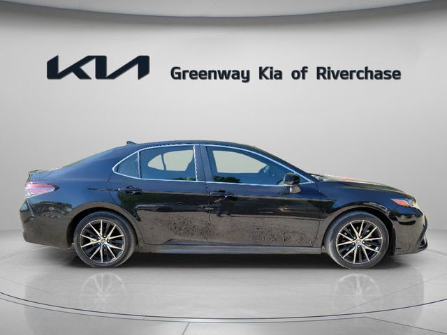 Used 2024 Toyota Camry SE FWD image 7