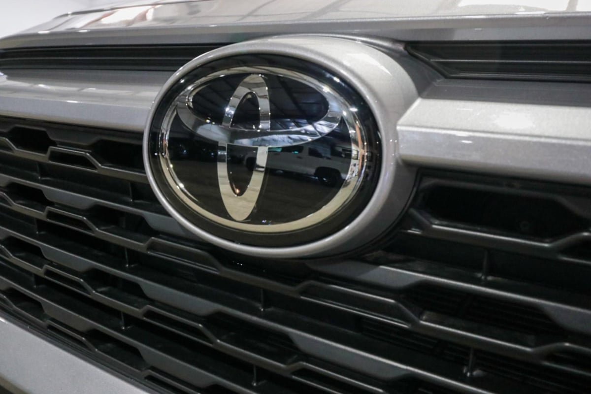 Used 2025 Toyota RAV4 XLE Premium FWD image 32