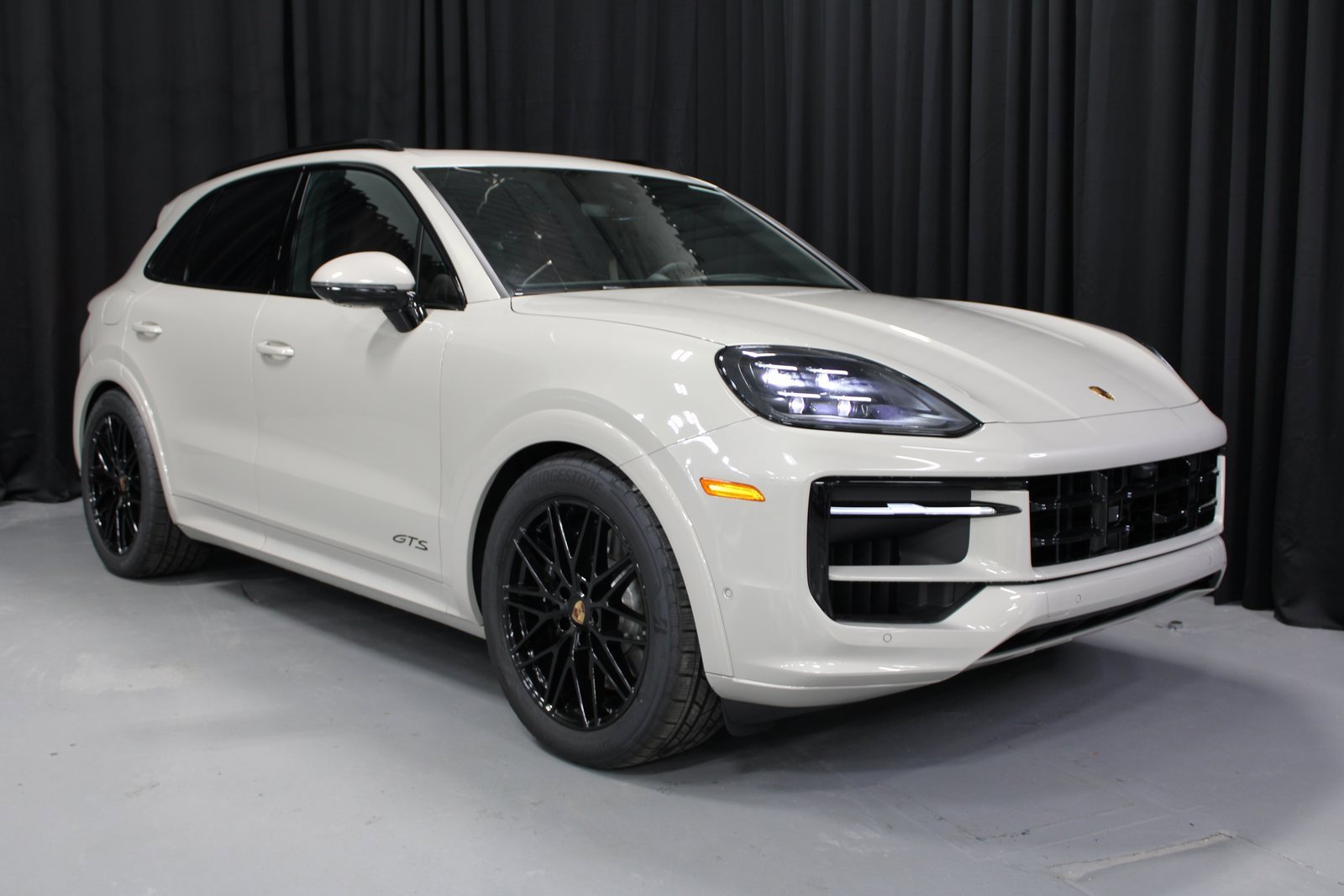 New 2025 Porsche Cayenne GTS image 9
