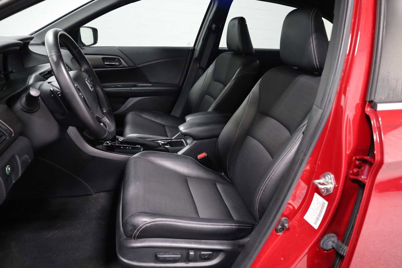 Used 2016 Honda Accord Sport image 5