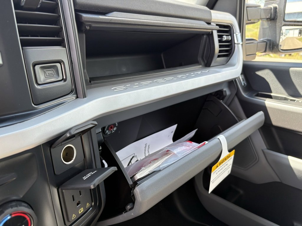 New 2026 Ford F250 XLT image 40