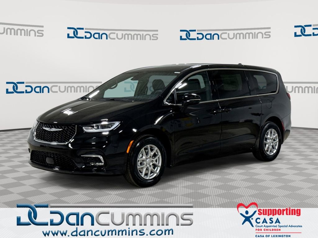 New 2026 Chrysler Pacifica Select