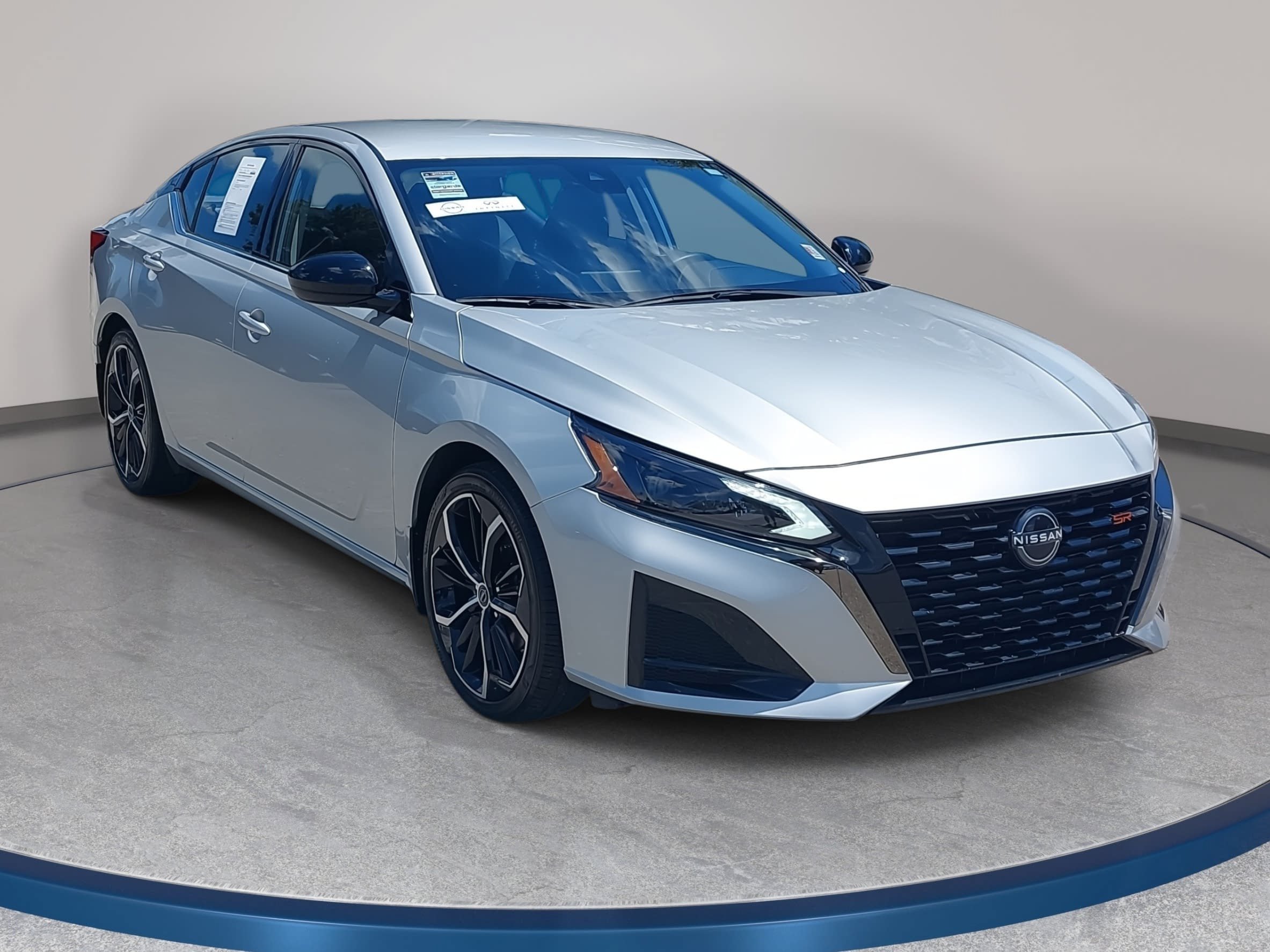 Used 2024 Nissan Altima 2.5 SR FWD image 3