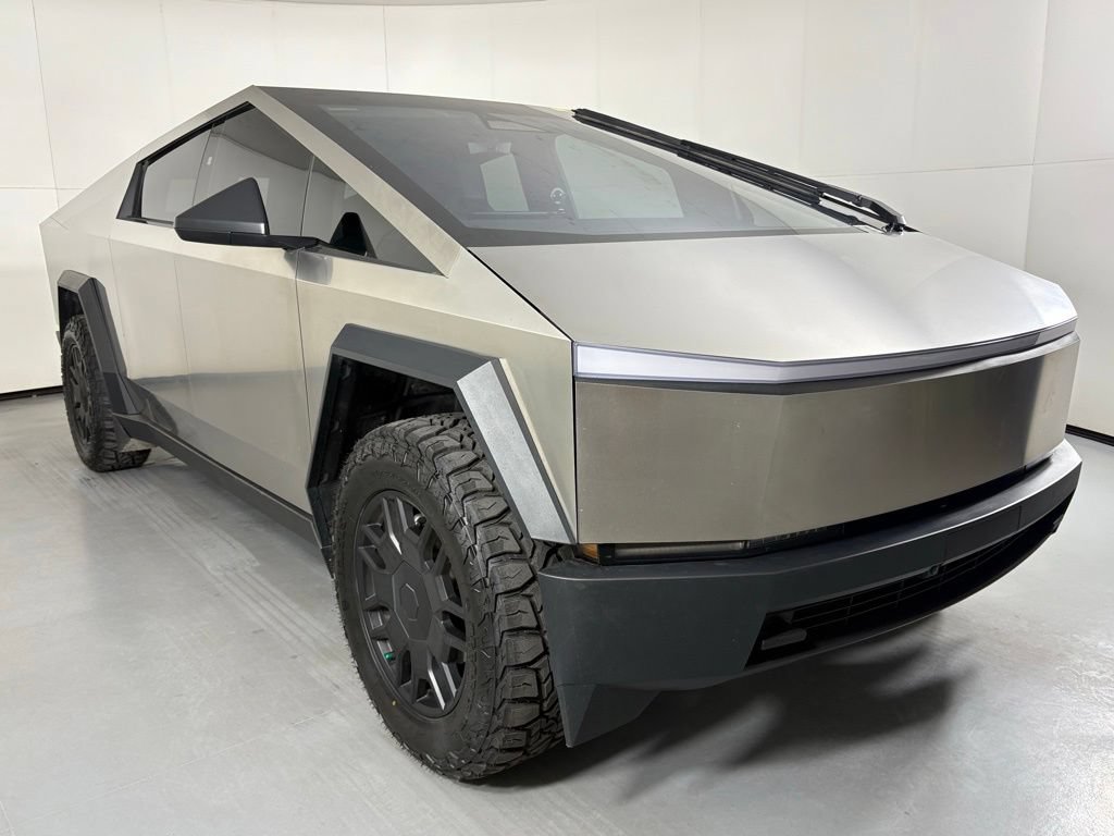 Used 2024 Tesla Cybertruck AWD Crew Cab image 2