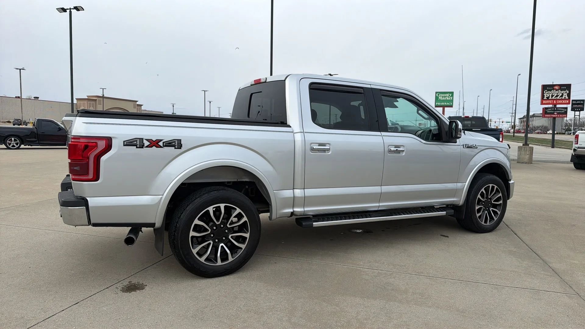 Used 2017 Ford F150 Lariat w/ Equipment Group 502A Luxury image 23