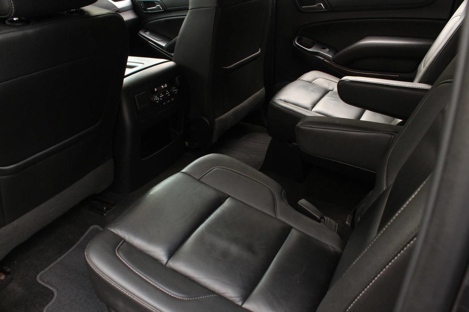 Used 2018 Chevrolet Suburban LT AWD/4WD image 20