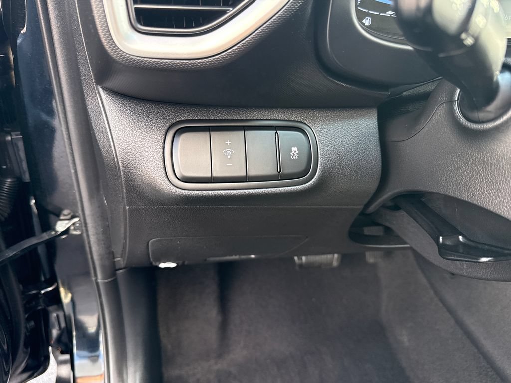 Used 2024 Hyundai Venue SEL FWD image 15