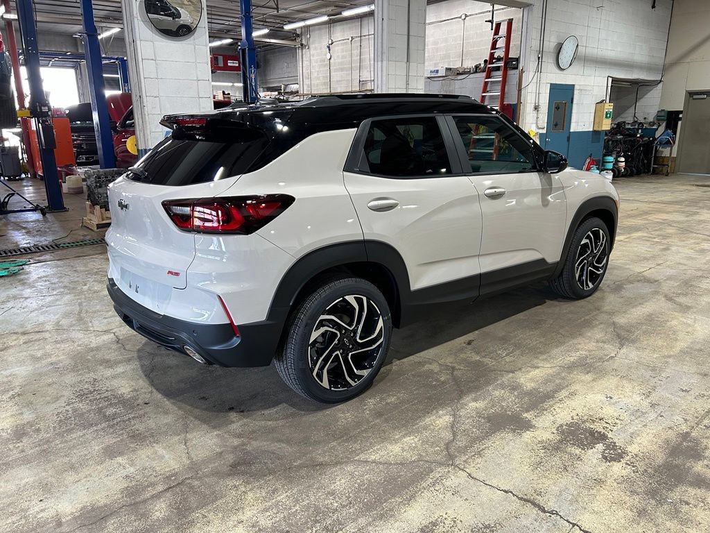 New 2026 Chevrolet TrailBlazer RS w/ Convenience Package FWD image 2