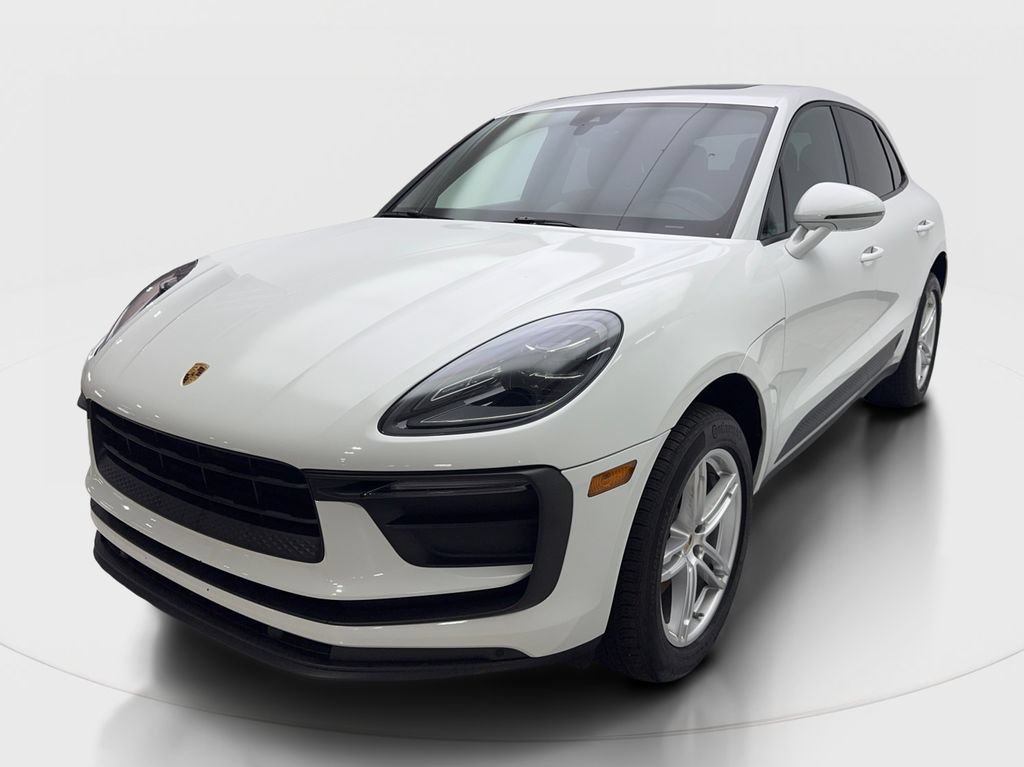 Used 2022 Porsche Macan AWD/4WD image 2