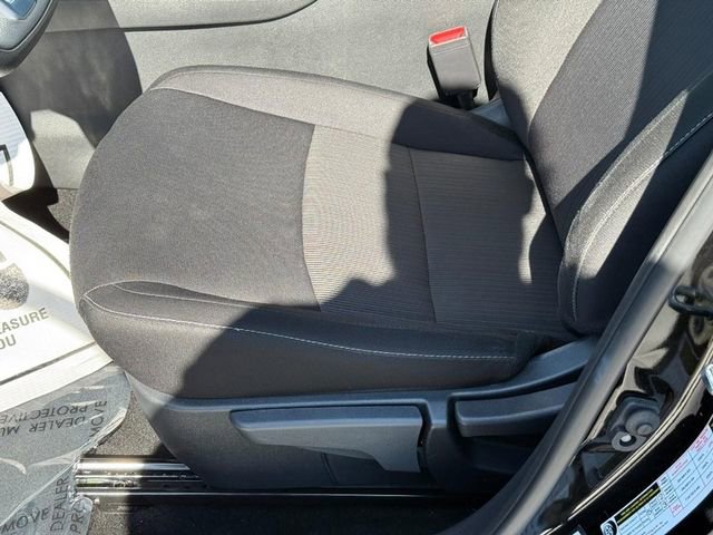 Used 2025 Nissan Sentra SV FWD image 18